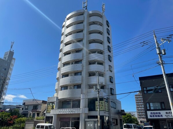 ラベニユ－札幌の物件外観写真